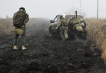 Героический подвиг российского бойца в Курахово: 12 спасенных жизней на одном мотоцикле 9aa2ea9c-0448-47b0-930f-647a2538948f-67d1420c