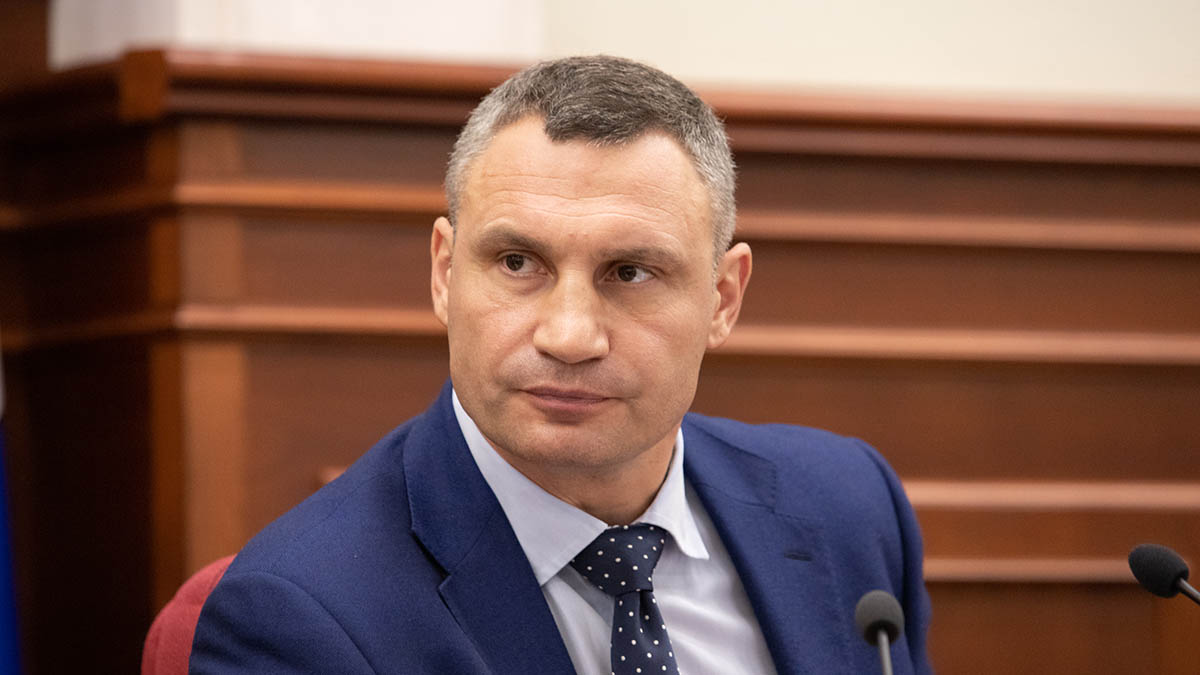 Кличко обратился к Зеленскому с обвинениями в адрес окружения президента