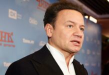 Яркая шутка над Олешко в КВН вызвала овации c8b98c25-c237-48dc-95b1-3f4404e02176-67dbc944