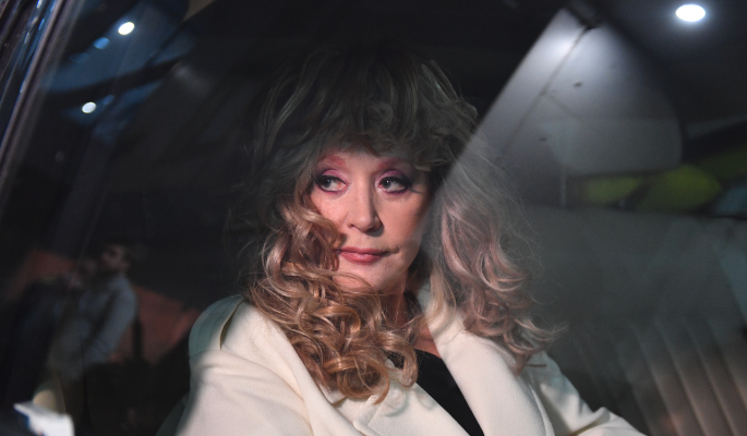 Хирург объяснил кардинальные изменения во внешности Пугачевой