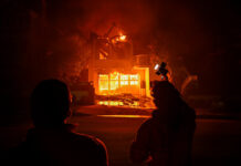 Масштабные лесные пожары в Калифорнии затронули элитные районы знаменитостей e2e1d1e9-c7b4-4bef-b379-1f671f9ce6c5-67d300ed