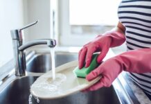 Как правильно ухаживать за губками для мытья посуды: советы экспертов fe374e3d-88a8-4d1c-bf8a-725c1d5c458d-67d483d5