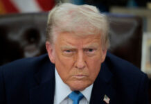 Демократы готовят политическую бомбу против Трампа 0dd86659-4f82-4607-b6aa-5d118404fe80-67f7b954