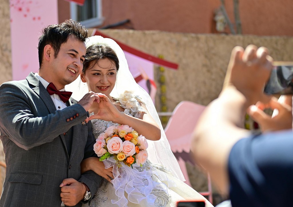 Число браков в Китае упало до минимума за почти полвека