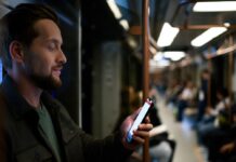 Ликсутов рассказал о внедрении искусственного интеллекта в чат-бот Александру 202510db-0661-49f8-8afa-cb936790cbf6-68026c6d