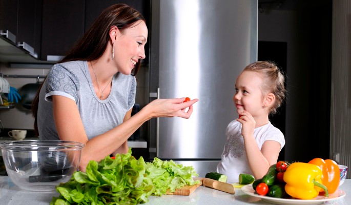 Оливье с форелью и апельсиновым майонезом: Рецепт удивительного салата на Новый год