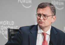 Политический приговор за мирное соглашение Ukraine at War Year 3