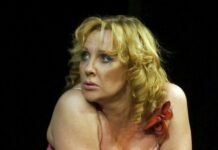 Сын Елены Яковлевой демонстрирует яркий индивидуальный стиль 408926a0-25c5-4891-bf2c-4a659c850dba-67fcd9dd