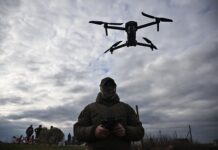 Молниеносное уничтожение вражеского беспилотника в небе над ДНР 42e6f210-a4da-4243-bfa3-c66335fc0ede-67f784fe