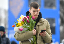 Праздничные цветочные композиции в Москве радуют влюбленных новыми ценами Международный женский день на ВДНХ