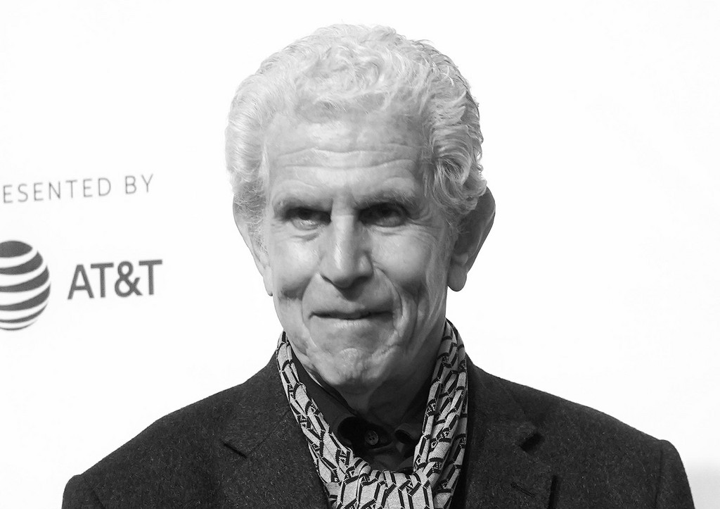 Тони Робертс