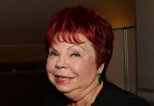 Мама Наташи Королевой восхищает новым образом 7da858ad-e741-41eb-b1d7-e08eb6f2f0c1-68085344