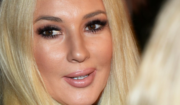 Голову Кудрявцевой облепили бабочки