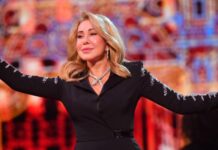 Любовь Успенская восхищает публику смелым образом 836ef427-fc9c-4cac-ab87-fc764182db0b-67f08c6b