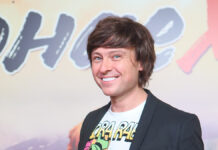 Прохор Шаляпин рассказал о поддержке своего роскошного отдыха Премьера семейной комедии Понаехали в кинотеатре Каро 11 Октябрь