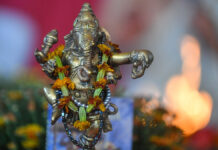 Церемония традиционной индийской свадьбы на фестивале День Индии в ландшафтном парке Остров мечты