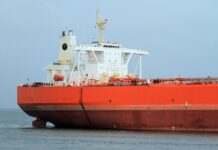 Оперативные меры по стабилизации танкера в порту Усть-Луга a6a5933d-4d3b-4a70-bb54-f853b0372048-67fbcdab