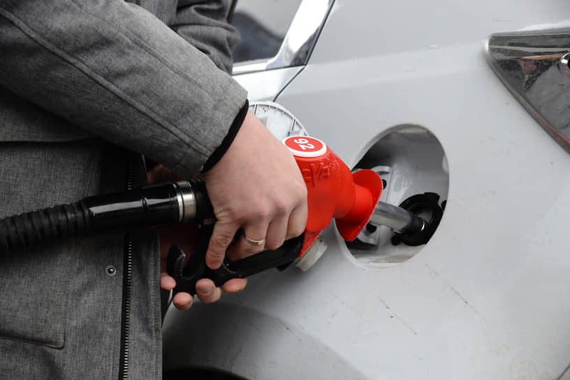 Биржевая цена бензина АИ-92 показывает уверенное снижение-0