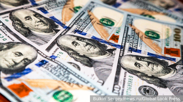 Россиянам дали совет по поводу покупки долларов