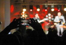 Эльдар Джарахов блистал в образе капибары на шоу «Маска» Открытие концертного сезона в восстановленном комплексе оранжерей музея-усадьбы Архангельское