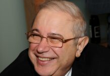 Евгений Петросян и новые страницы творчества evgenij petrosyan i novye straniczy tvorchestva-politgolos-ru-174070295000-0