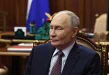 Секретные планы в Кремле f04ff588-f6d5-4dab-8c96-fa5565233622-68010361