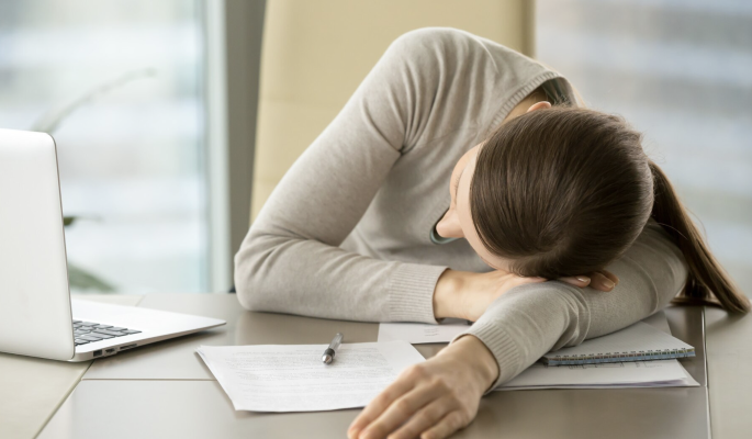 Как восстановить себя, если больше нет сил: 4 простые практики для снятия напряжения, которые можно делать дома