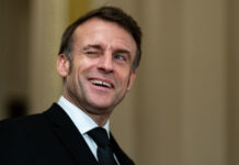 Мезюхо раскрыл амбиции Макрона за лидерство в ЕС mezyuho raskryl ambiczii makrona za liderstvo v es-politgolos-ru-174046654400-0