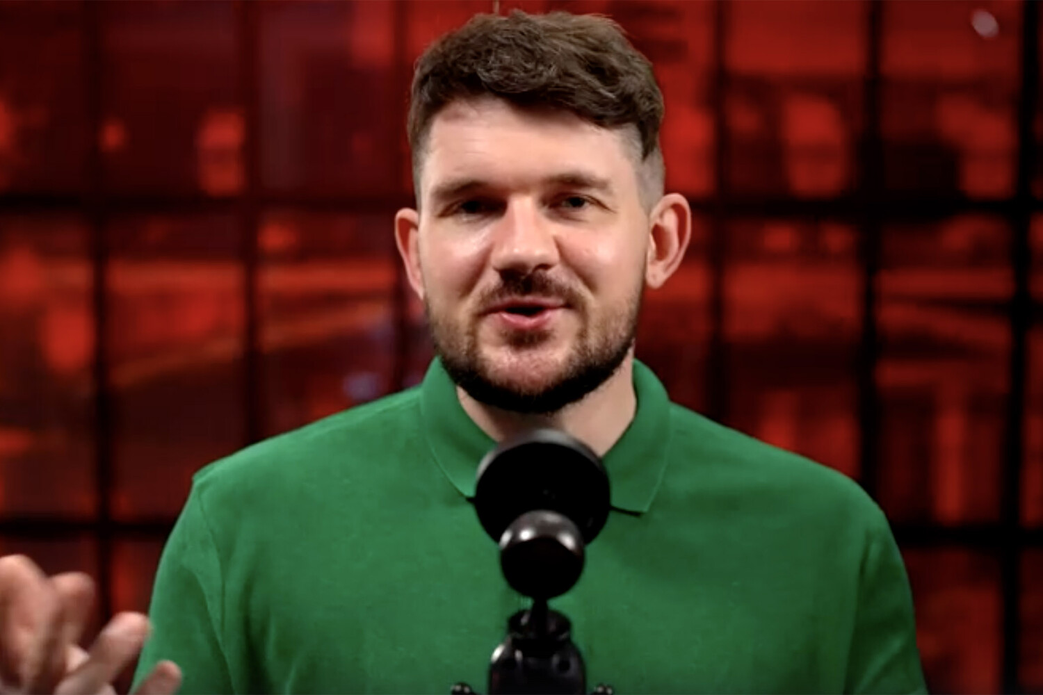 Российский блогер бросил вызов западным гигантам-0