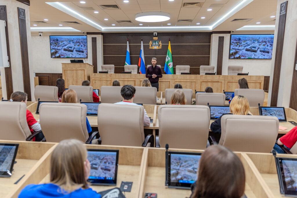 Волонтерский Центр Алексея Вихарева преображает Екатеринбург