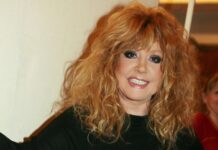 Алла Пугачева и таинственный спутник на премьере Серебренникова в Латвии alla pugacheva i tainstvennyj sputnik na premere serebrennikova v latvii-politgolos-ru-174208649200-0