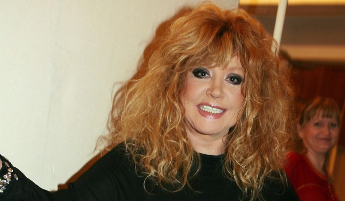 Пугачеву в отсутсвие мужа сняли с молодым мужчиной