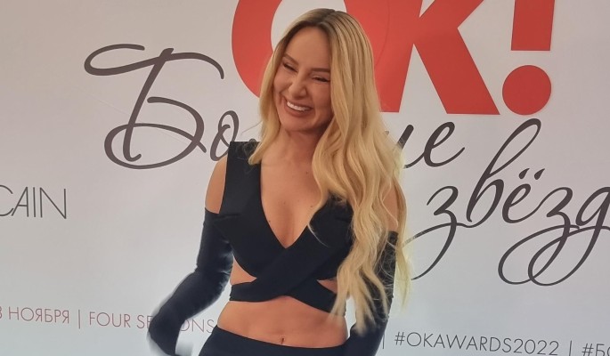 Анна Асти подогрела слухи о разводе с мужем, появившись на публике с другим мужчиной