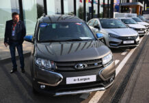 АвтоВАЗ и Renault в центре скандала Путин получил неожиданное обращение от Ильинского avtovaz i v czentre skandala putin poluchil neozhidannoe obrashhenie ot ilinskogo-politgolos-ru-174308340700-0