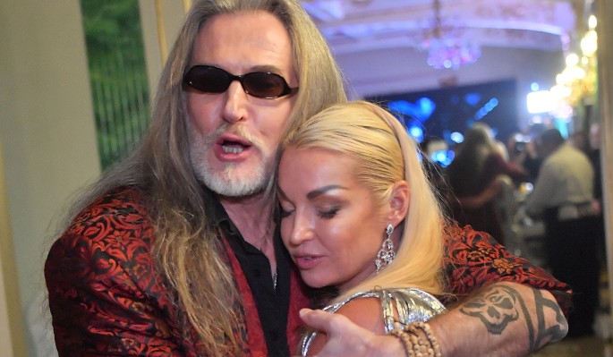 Джигурда и Волочкова рассмешили фанатов повторением популярного челленджа