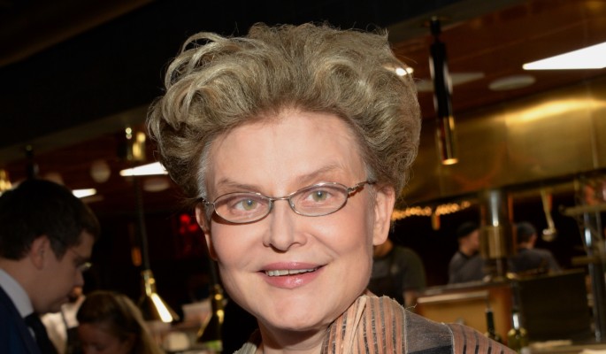 "Нравится?": 61-летняя Малышева подразнила мужчин девицами в крошечных трусиках