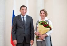 evgenij kujvashev vruchil nagrady lideram molochnoj otrasli sverdlovskoj oblasti-politgolos-ru-174119961300-0