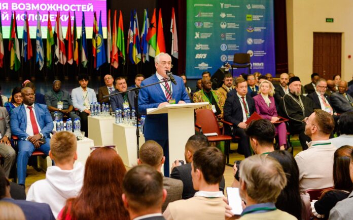 XV Евразийский форум молодежи в Екатеринбурге объединит Шри-Ланку, Китай и Сербию с УрГЭУ-0