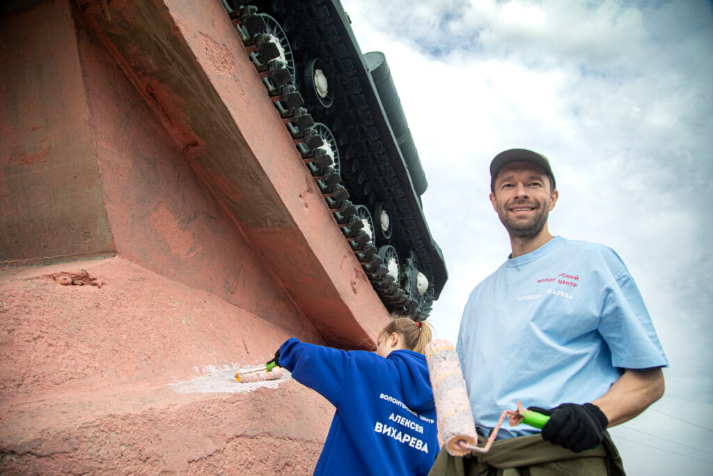 Стратегическая поддержка бойцов ДНР: доставка от Свердловского депутата Алексея Вихарева