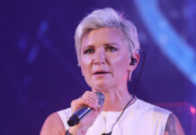 «Офицеры России» потребовали запретить выступление Арбениной в Оренбурге Благотворительный концерт «Не смотри назад» в театре «Современник»