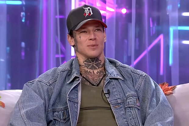 Популярный российский певец поделился деталями личной жизни-0