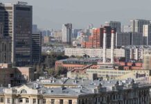 Работы по обновлению кровель жилых домов в Москве выходят на новый уровень Городские виды