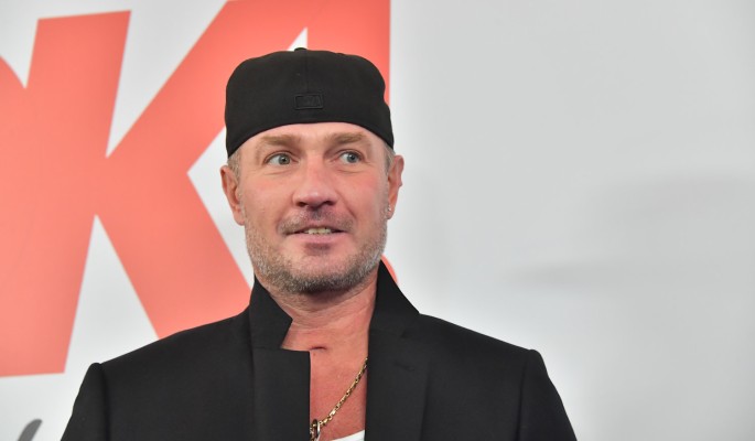 Без рук ужасно: Костомарову пришлось привязывать ракетку к протезу