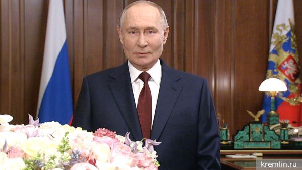 Путин обратился к участницам СВО