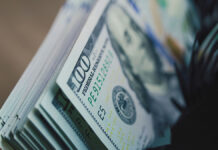 Cash,Counting,Machine,Counts,Hundred,Dollar,Bills.,Automatic,Counting,Equipment