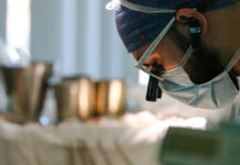 Сусуму Секине из Токио оправдан после долгой борьбы за справедливость в Японии Операция на аортальном и митральном клапанах через мини-разрез в клинике Сеченовского университета