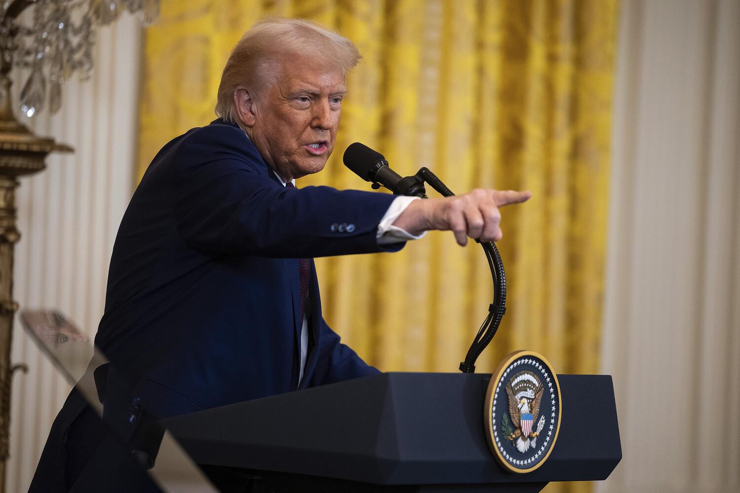 Трамп и игра в миротворца-0