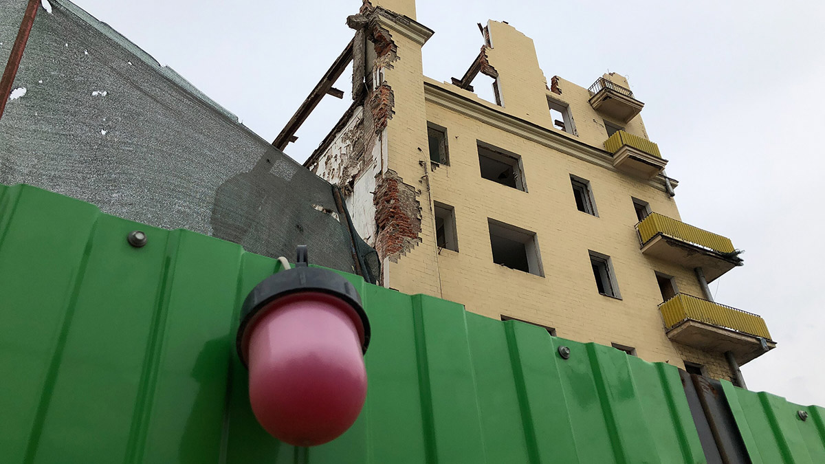 В поселении Филимонковское демонтировали заброшенную незаконную постройку 