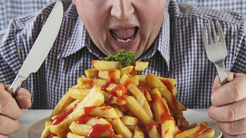 Психолог Мошняцкая: причиной переедания может быть стресс