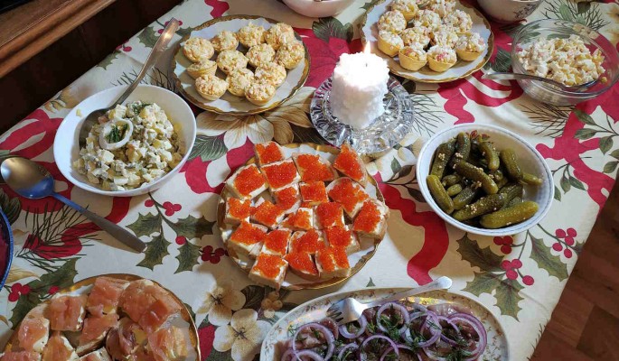 Есть на каждом новогоднем столе: ТОП-5 опасных продуктов